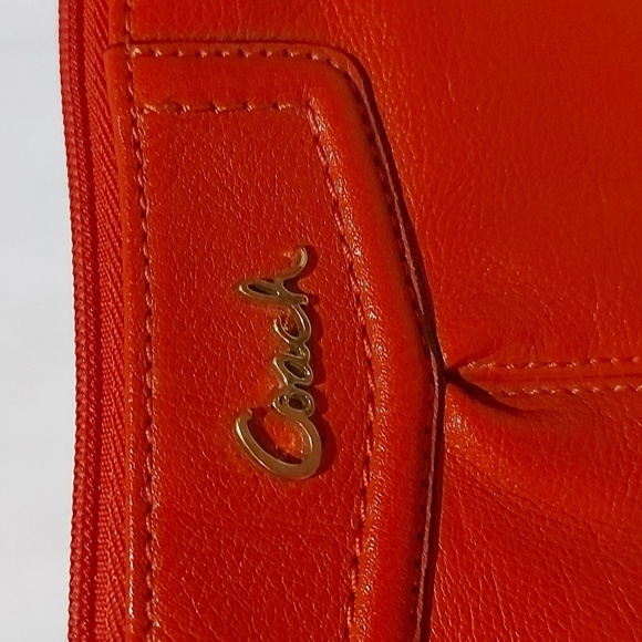 COACH PUMPKIN LEATHER  POUCHETTE - Picture 2 of 15
